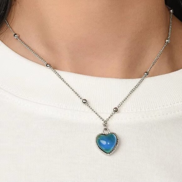 Heart Mood Necklace - Picture 3 of 5